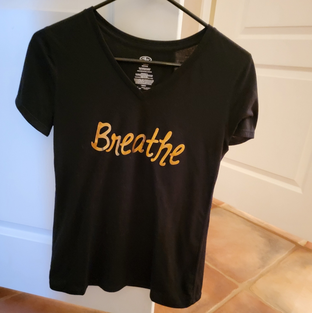 Women's Breathe V Neck Tshirt